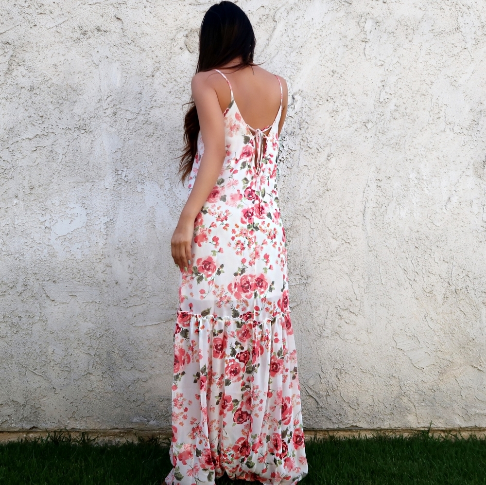 🚨 NEW 🚨 IVORY & ROSES MAXI DRESS 🌹 - Picture 4 of 5